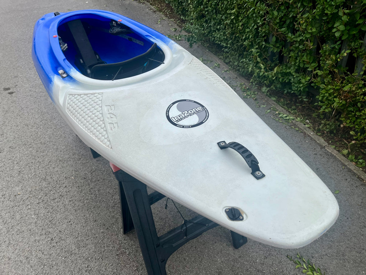 Pyranha Inazone Kayak 242 (M/L) Blue/White | Preowned