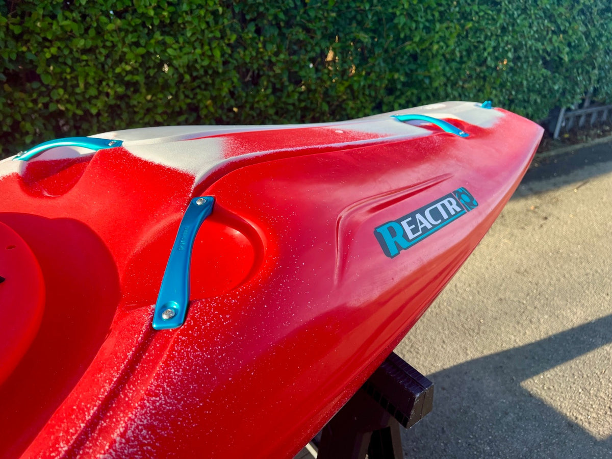 Pyranha ReactR Elite Kayak Small Red/White | CUSTOM