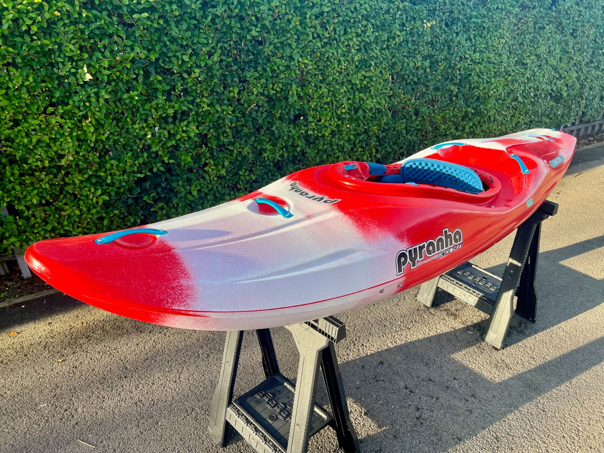 Pyranha ReactR Elite Kayak Small Red/White | CUSTOM